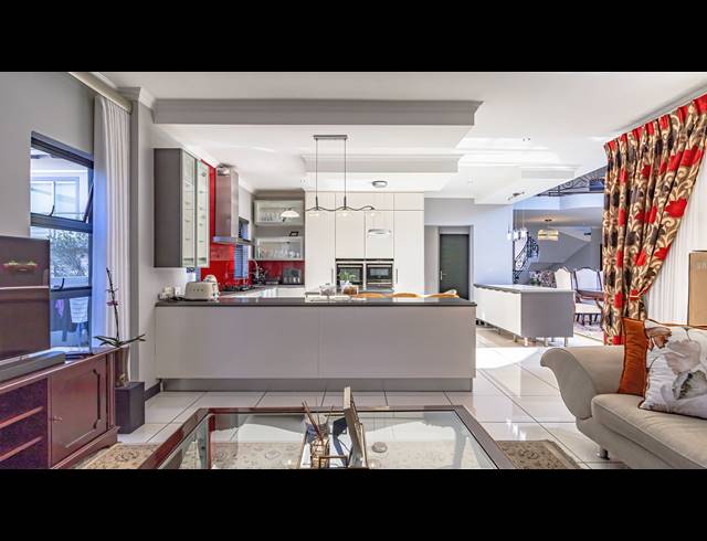 7 BEDROOM HOUSE FOR SALE IN MIDLANDS ESTATE